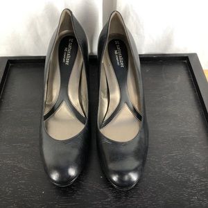 Naturalized black leather pumps size 12